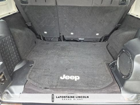 Used 2014 Jeep Wrangler Unlimited Sahara AWD/4WD image 27