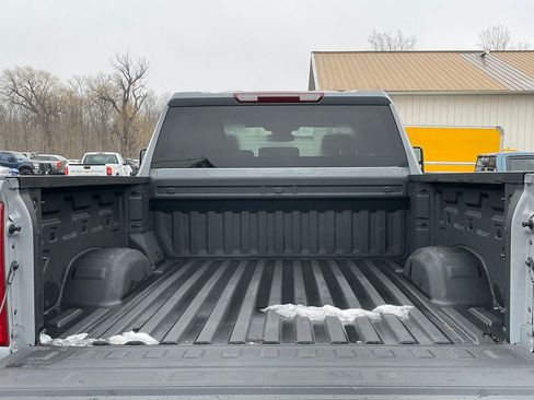 Used 2025 Chevrolet Silverado 2500 Custom w/ Custom Value Package image 4