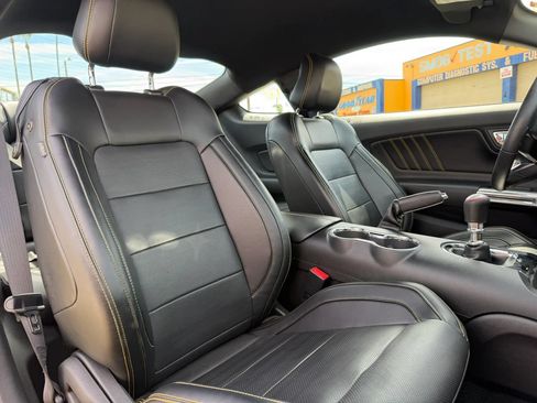 Used 2017 Ford Mustang GT Premium w/ GT Performance Package RWD image 15