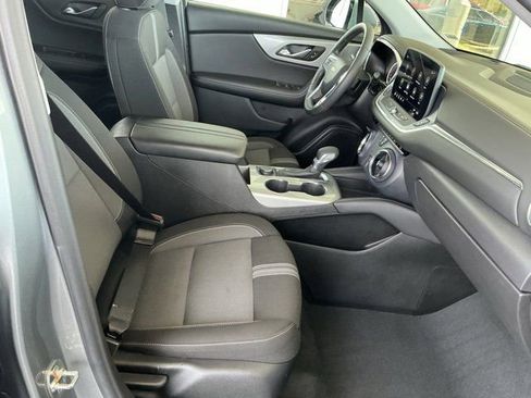 Used 2025 Chevrolet Blazer LT FWD image 19