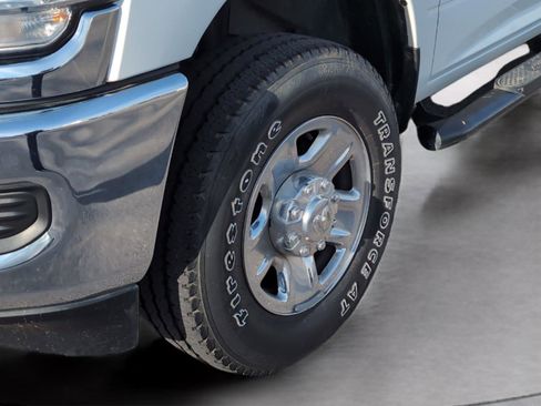 Used 2024 RAM 2500 Tradesman w/ Chrome Appearance Group image 11