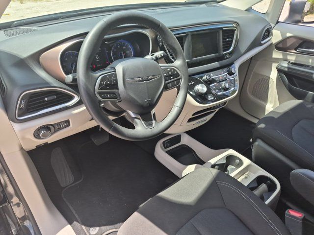 Used 2023 Chrysler Voyager LX FWD image 15