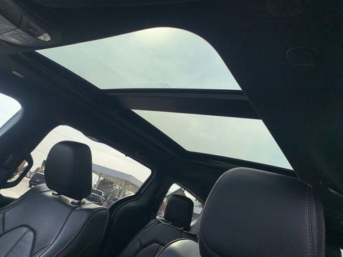 Used 2020 Chrysler Pacifica Limited image 24