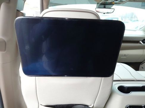 Used 2025 GMC Yukon XL Denali w/ Denali Reserve Package image 29