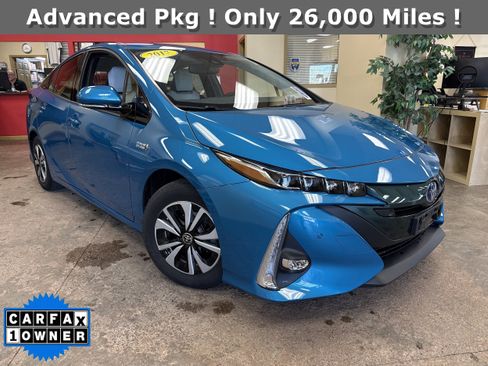 Used 2017 Toyota Prius Prime Advanced FWD image 1