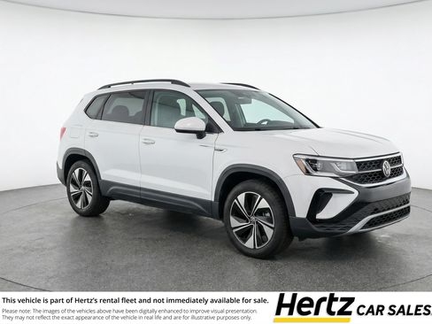 Used 2025 Volkswagen Taos SE AWD/4WD image 1
