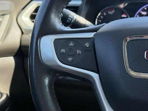 Used 2020 GMC Acadia SLT w/ Driver Alert Package II FWD image 24
