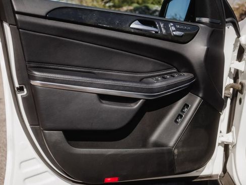 Used 2018 Mercedes-Benz GLS 550 4MATIC w/ Driver Assistance Package image 11