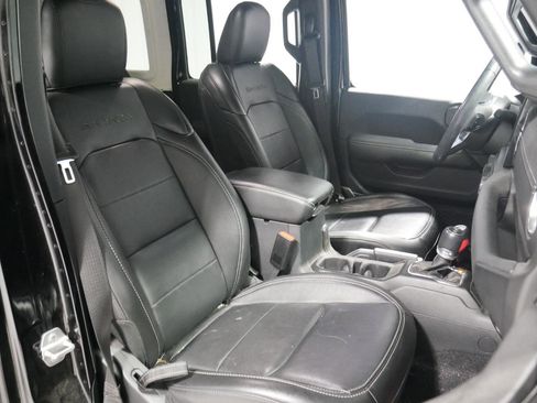 Used 2023 Jeep Wrangler Sahara w/ Cold Weather Group image 15