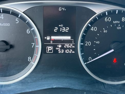 Used 2021 Nissan Kicks S image 22