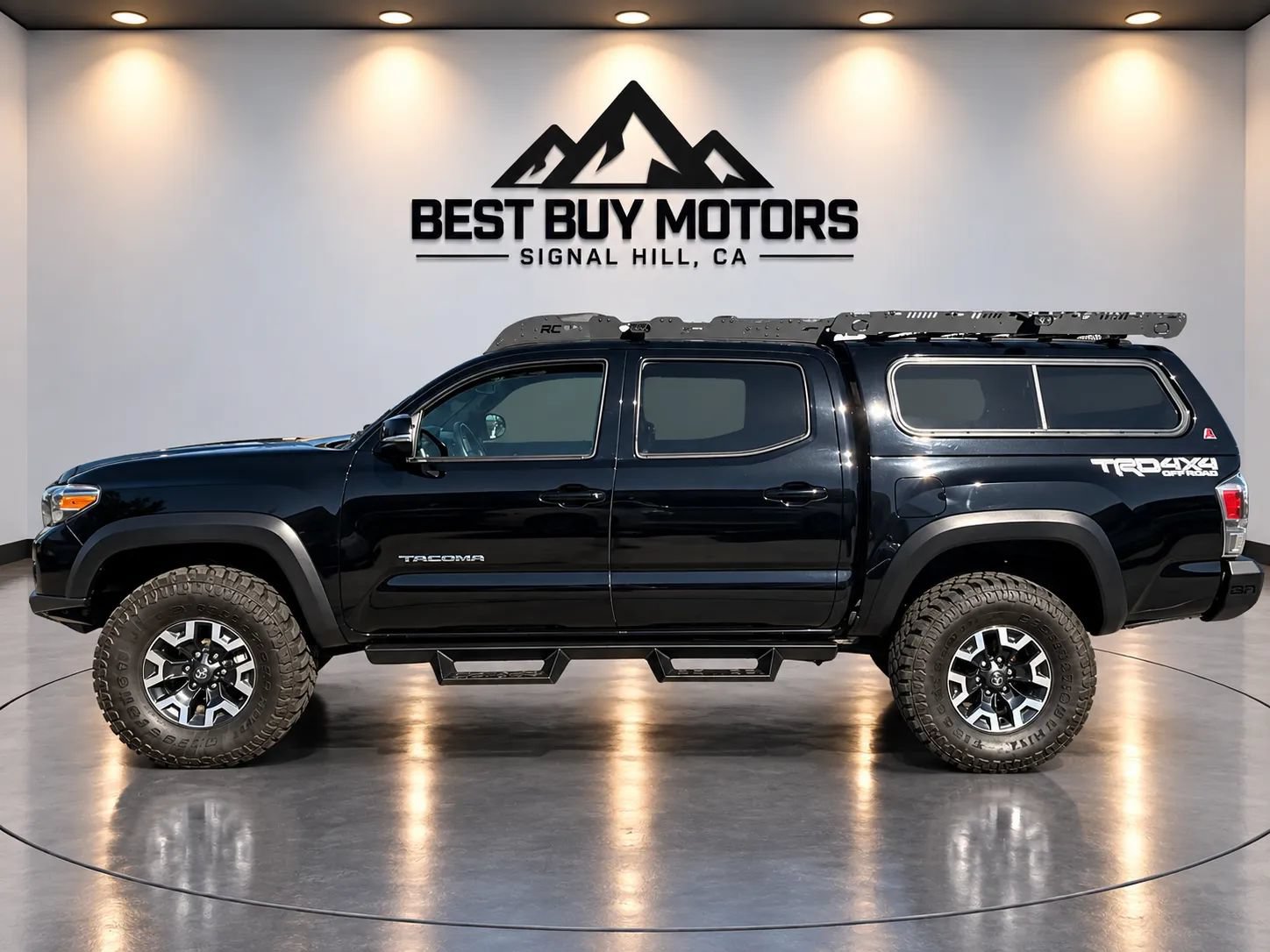 Used 2022 Toyota Tacoma TRD Off-Road AWD/4WD image 5