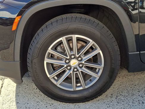 Used 2023 Chevrolet Traverse LT AWD/4WD image 32