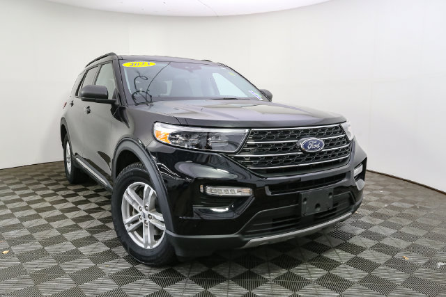 Used 2023 Ford Explorer XLT w/ Equipment Group 202A AWD/4WD image 3