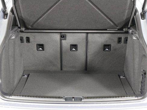 New 2026 Porsche Macan image 19