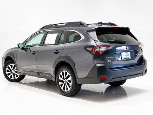 Used 2025 Subaru Outback Premium AWD/4WD image 30