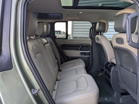 Used 2020 Land Rover Defender 110 HSE image 29