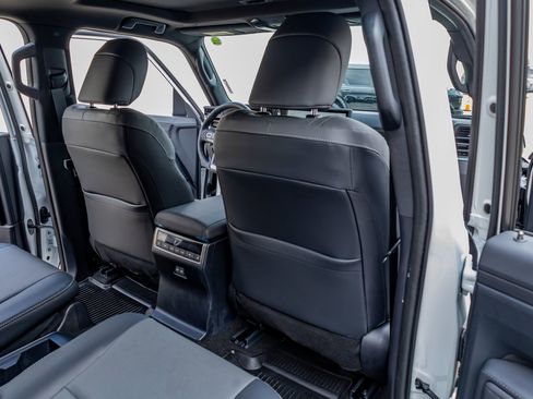 Used 2026 Lexus GX 550 w/ Accessory Package (2T) image 32