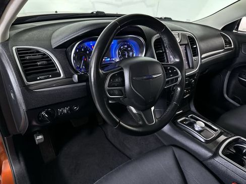 Used 2021 Chrysler 300 Touring RWD image 10