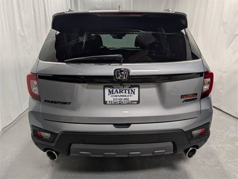 Used 2024 Honda Passport TrailSport image 4