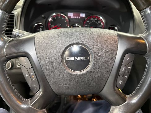 Used 2011 GMC Acadia Denali AWD/4WD image 20