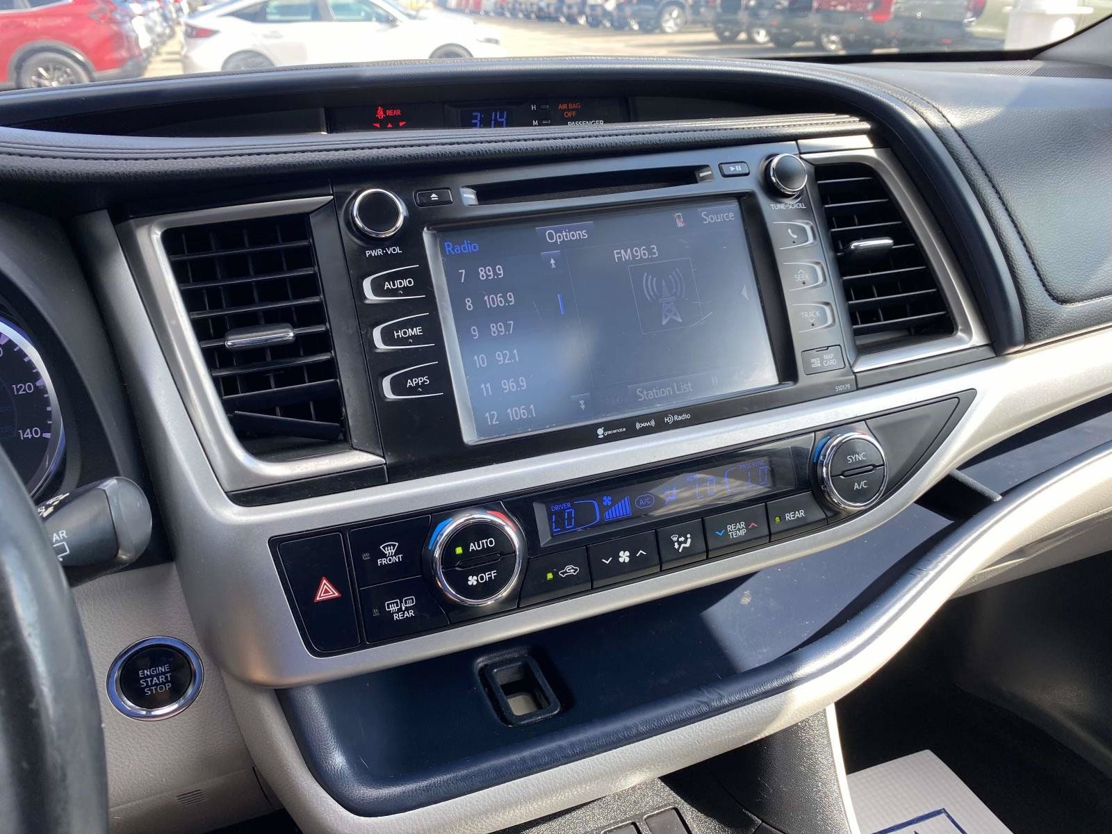 Used 2017 Toyota Highlander XLE FWD image 20