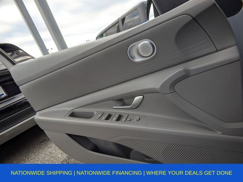 Used 2022 Hyundai Elantra SEL image 28