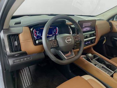 New 2026 Nissan Pathfinder Platinum FWD image 7