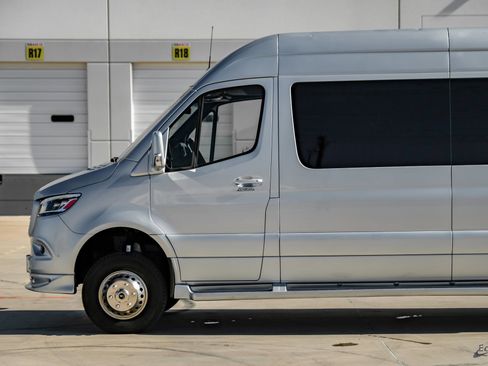 Used 2023 Mercedes-Benz Sprinter 3500 w/ Parking Package image 6