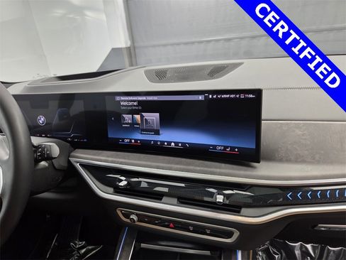 Used 2024 BMW X7 xDrive40i w/ Premium Package image 17