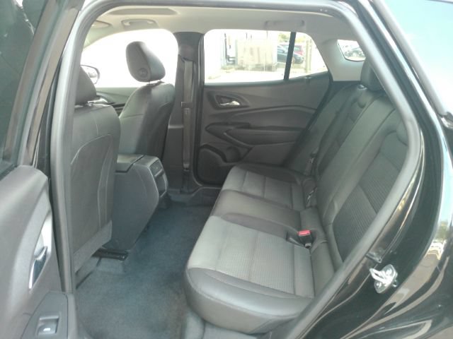 Used 2026 Chevrolet Trax LT w/ Sunroof Package FWD image 16