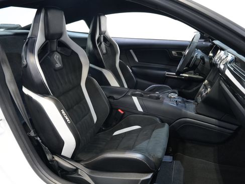 Used 2020 Ford Mustang Shelby GT500 w/ Carbon Fiber Track Pack RWD image 30