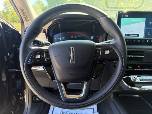 Used 2024 Lincoln Corsair AWD image 18