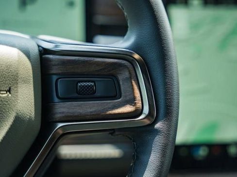 Used 2023 Rivian R1S Launch Edition image 13