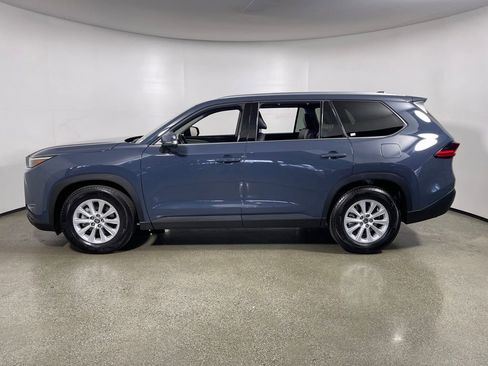 Certified 2025 Toyota Grand Highlander FWD image 6