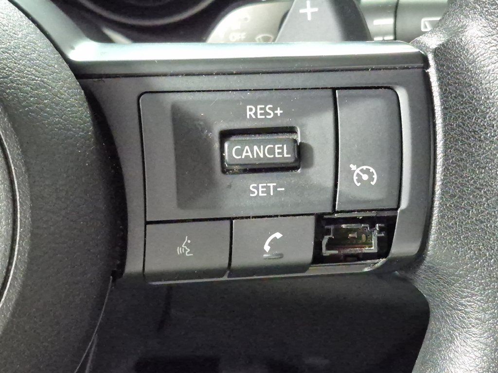 Used 2024 Nissan Rogue S AWD/4WD image 13
