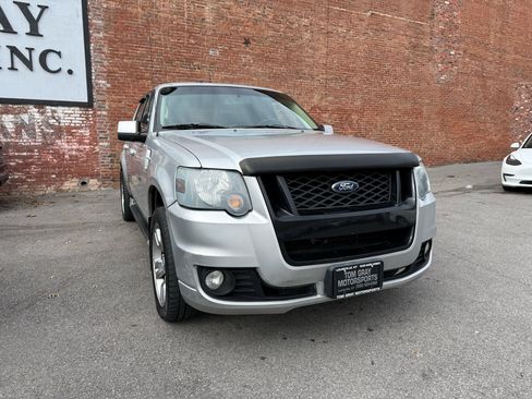 Used 2010 Ford Explorer Sport Trac Limited image 2