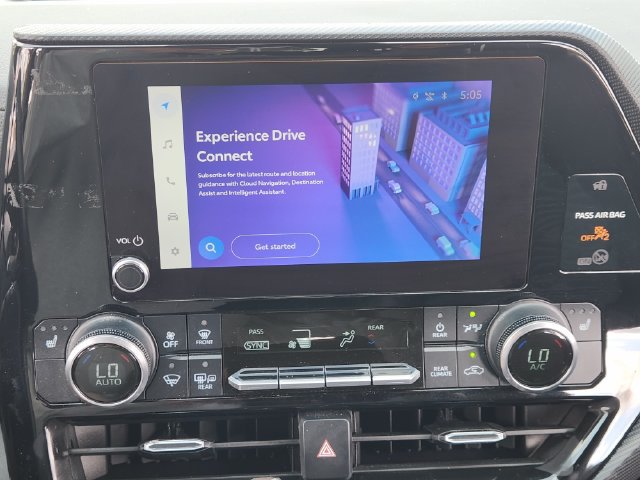 Used 2023 Toyota Highlander XSE FWD image 12