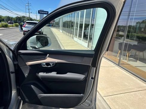 Certified 2025 Volvo XC90 B6 Plus AWD/4WD image 14