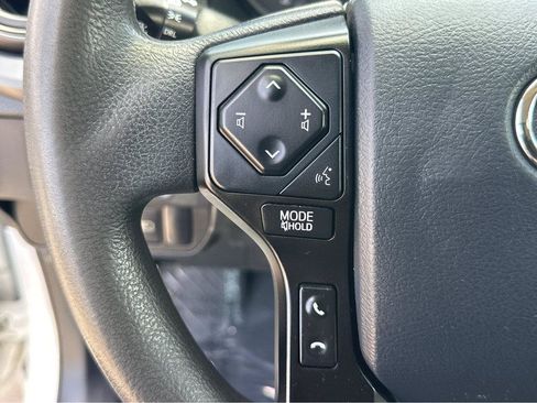 Used 2018 Toyota Tacoma SR RWD image 21
