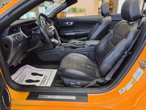 Used 2019 Ford Mustang GT Premium w/ Equipment Group 401A RWD image 10