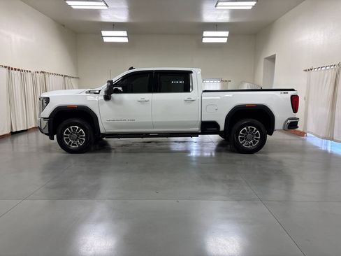 Used 2025 GMC Sierra 2500 SLE w/ SLE Value Package; AWD/4WD image 5