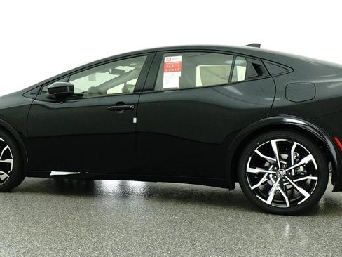 New 2026 Toyota Prius Plug-In Hybrid FWD image 11