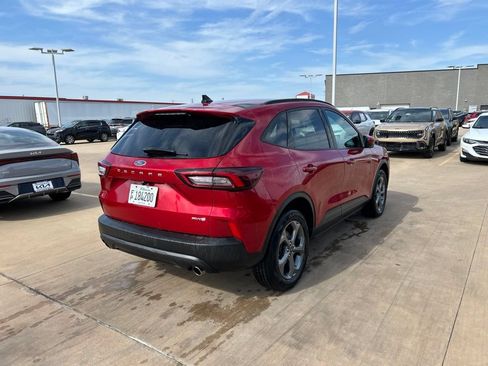 Used 2025 Ford Escape ST-Line Select AWD/4WD image 3