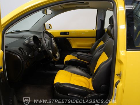 Used 2002 Volkswagen Beetle GLS FWD image 3