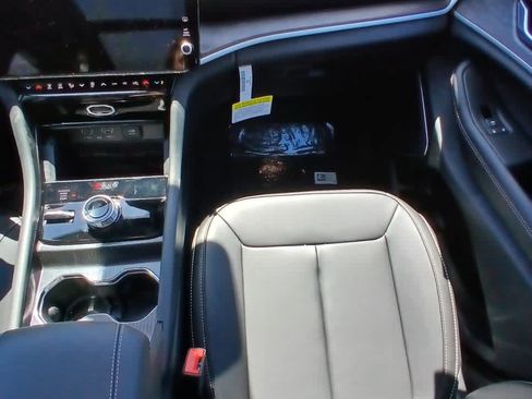 New 2026 Jeep Grand Cherokee Limited w/ Limited Altitude Package AWD/4WD image 24