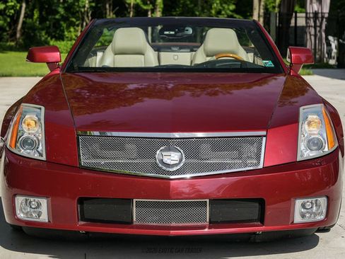 Used 2006 Cadillac XLR RWD image 13