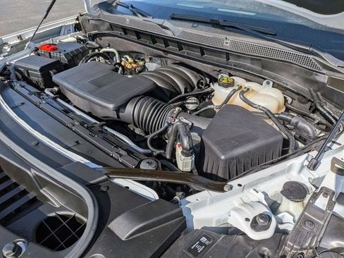 Used 2023 Chevrolet Suburban Premier RWD image 44