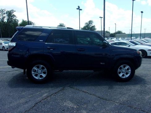 Used 2016 Toyota 4Runner SR5 RWD image 6