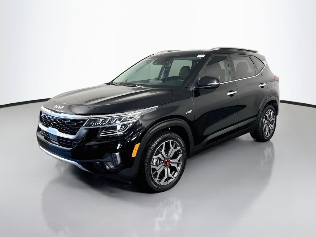 Used 2022 Kia Seltos SX w/ Sunroof Package AWD/4WD image 4