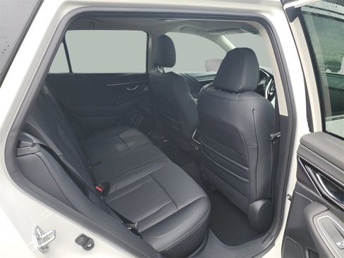 Used 2025 Subaru Outback Limited image 10